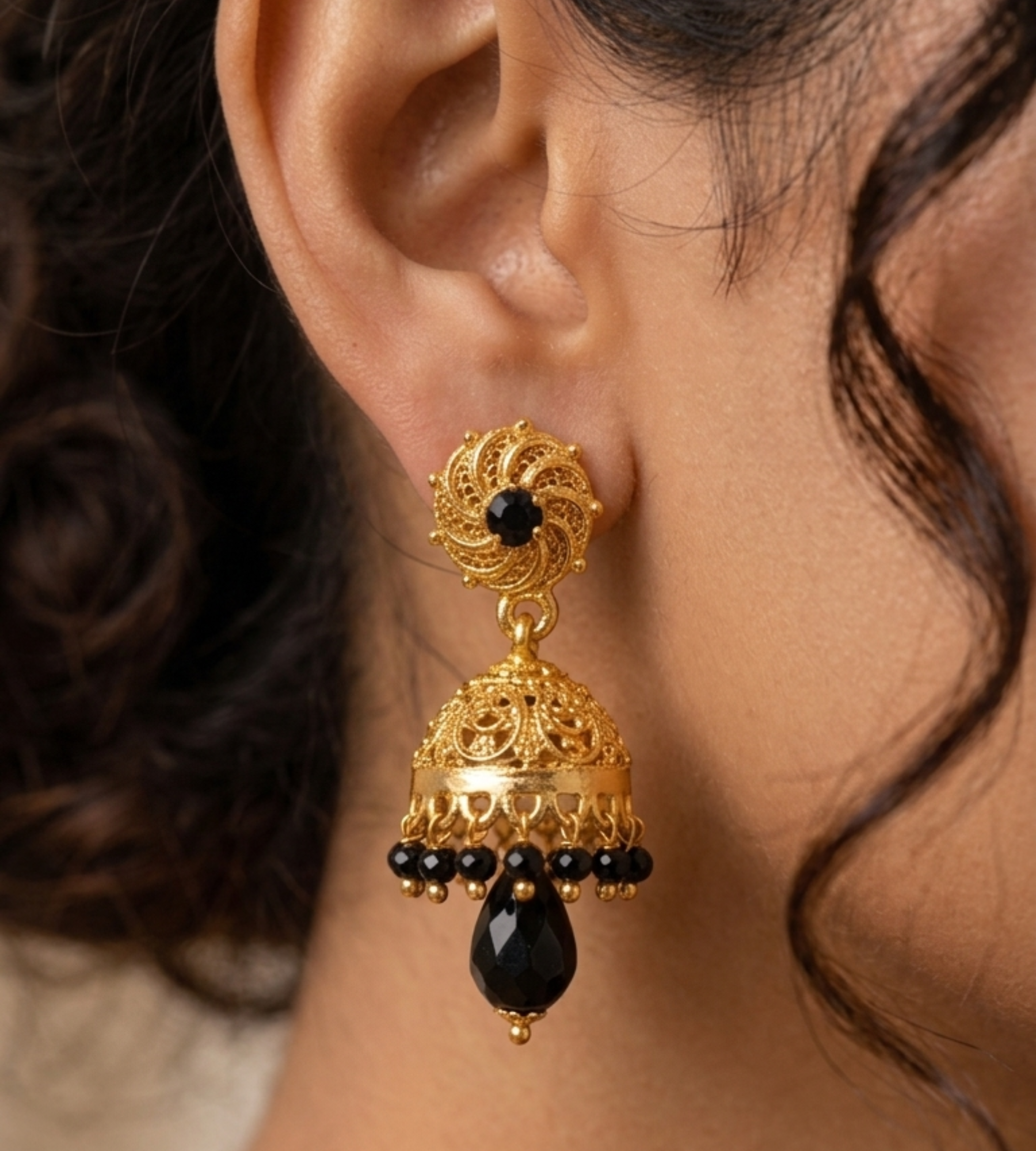 2026/09/1000358051.png Gold plated black stone jumkeys - Image 1