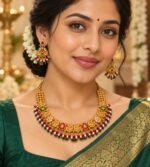 Jewelry set with peacock and floral motifs and green and pink stones - Image 2
